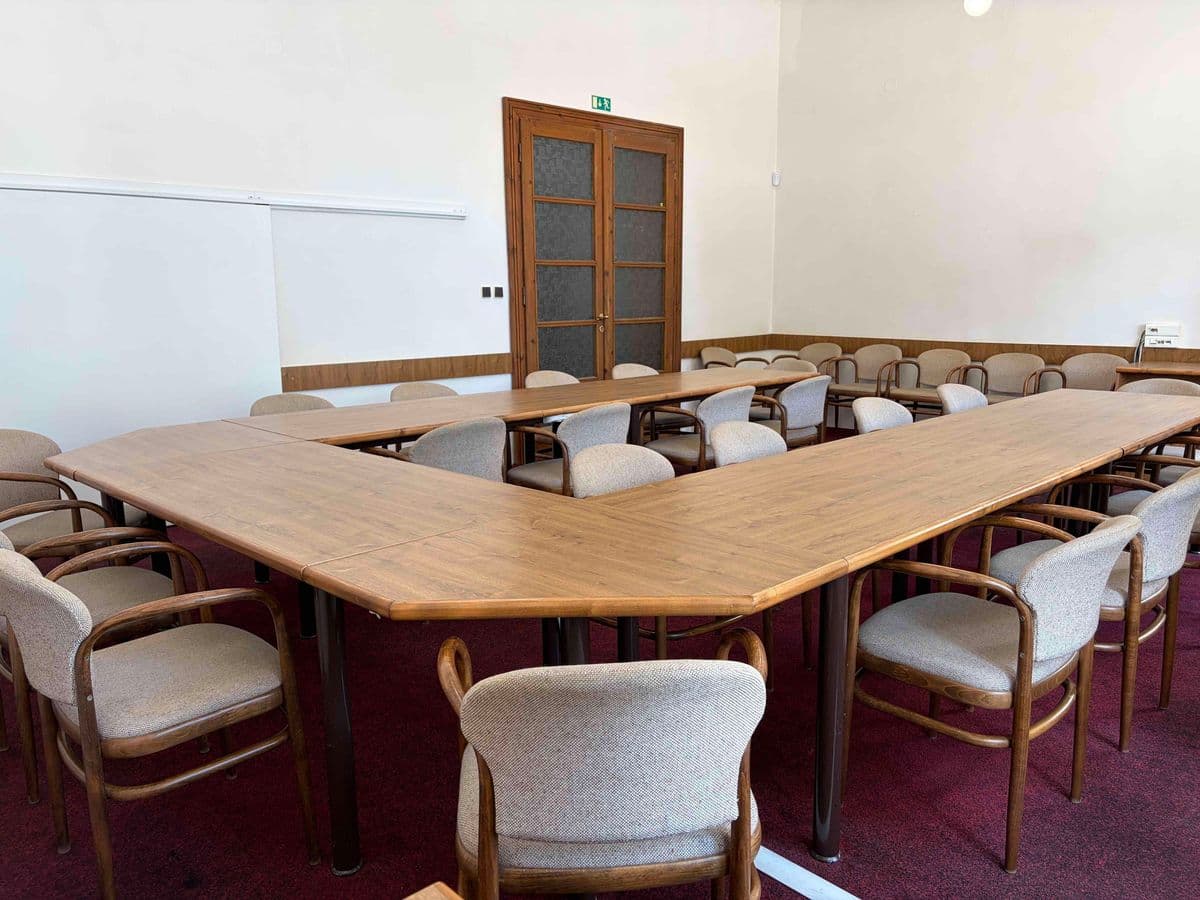 Pronájem kancelářských prostor 114 m² 1NP