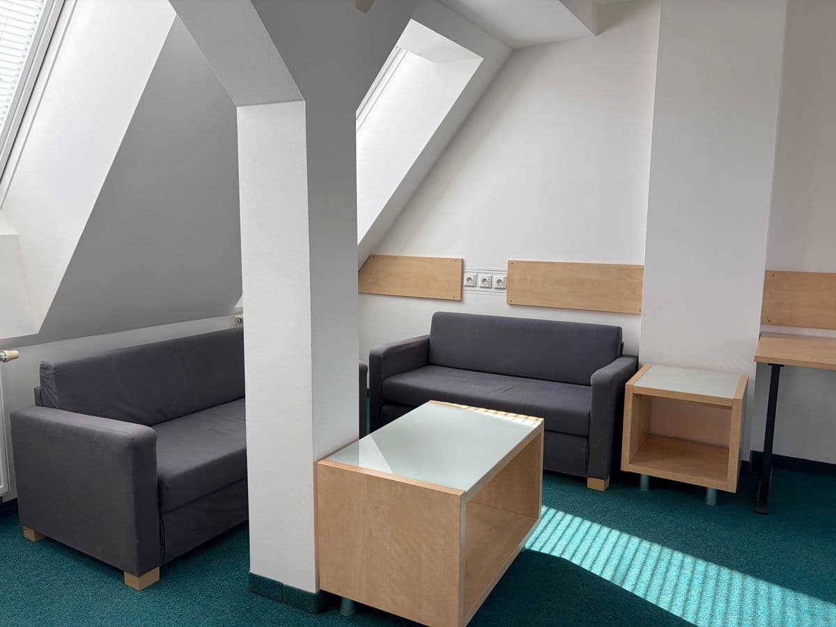 Pronájem kancelářských prostor 50 m² Hlávková