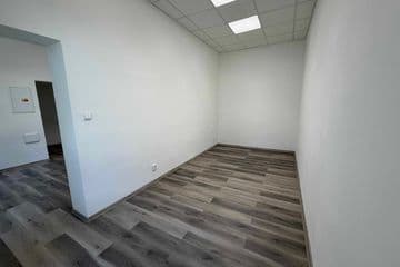 Pronájem kancelářských prostor 114 m² 1NP