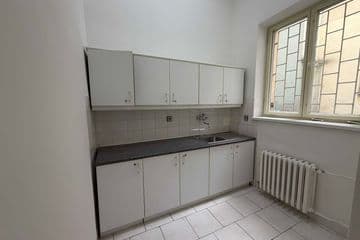 Pronájem kancelářských prostor 114 m² 1NP