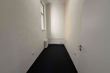 Pronájem kancelářských prostor 170 m² 2NP