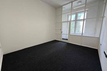 Pronájem kancelářských prostor 170 m² 2NP