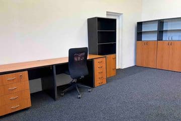 Pronájem kancelářských prostor 170 m² 2NP