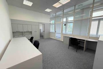 Pronájem kancelářských prostor 172 m² 3NP