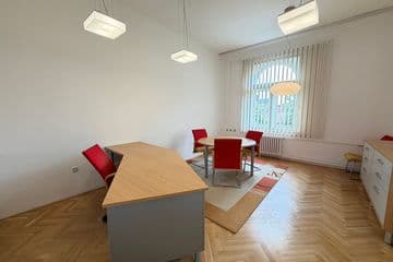 Pronájem kancelářských prostor 172 m² 3NP