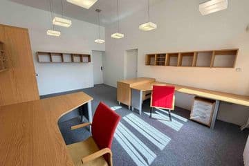 Pronájem kancelářských prostor 172 m² 3NP