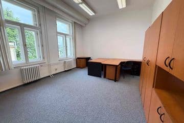 Pronájem kancelářských prostor 172 m² 3NP