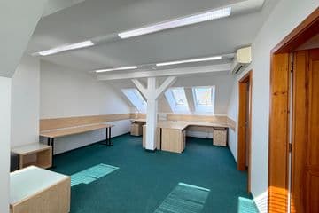 Pronájem kancelářských prostor 50 m² Hlávková