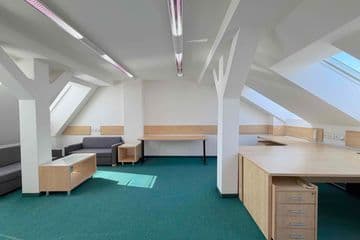 Pronájem kancelářských prostor 50 m² Hlávková